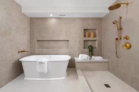 Bath - 5875 La Jolla Mesa Dr, La Jolla, CA 92037 photo 5 of 7