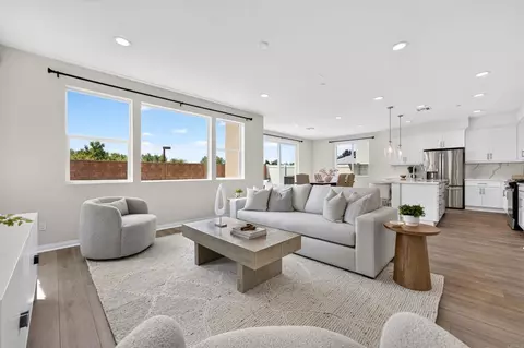Living - 10335 River Bluff Dr, Santee, CA 92071 photo 1 of 2