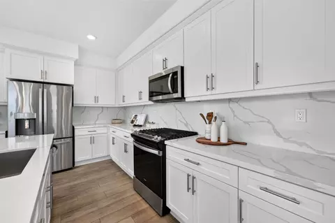 Kitchen - 10335 River Bluff Dr, Santee, CA 92071 photo 2 of 3