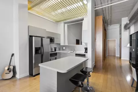 Kitchen - 550 Seagaze Dr #9, Oceanside, CA 92054 photo 2 of 5