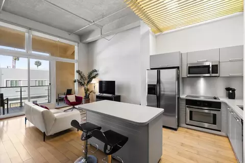 Kitchen - 550 Seagaze Dr #9, Oceanside, CA 92054 photo 1 of 5