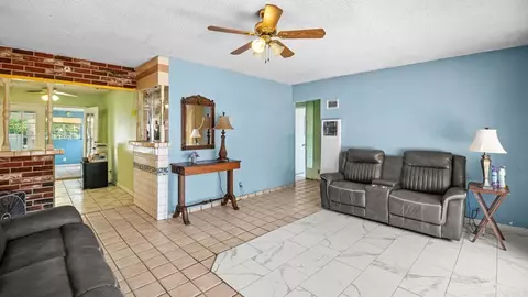 Living - 852 Gamble St, Escondido, CA 92026 photo 3 of 3