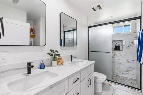 Bath - 514 Avalon Dr, Vista, CA 92084 photo 4 of 4