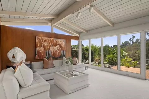 Living - 5860 Cactus Way, La Jolla, CA 92037 photo 2 of 10