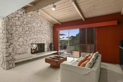 Living - 5860 Cactus Way, La Jolla, CA 92037 photo 6 of 10