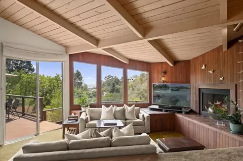 Living - 5860 Cactus Way, La Jolla, CA 92037 photo 8 of 10
