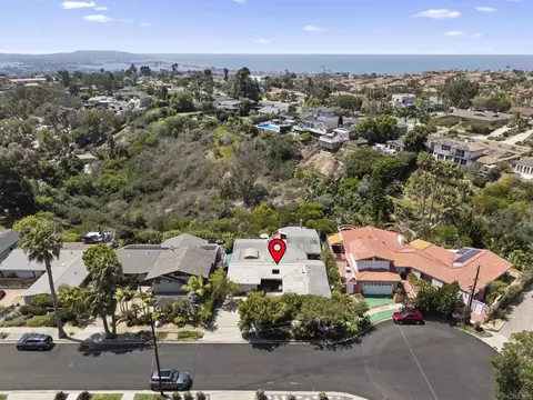 View/Area - 5860 Cactus Way, La Jolla, CA 92037 photo 2 of 3