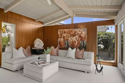 Living - 5860 Cactus Way, La Jolla, CA 92037 photo 3 of 10
