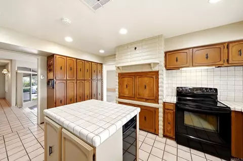 Kitchen - 293 Via Del Cerrito, Encinitas, CA 92024 photo 6 of 7