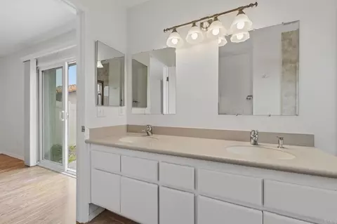 Bath - 2168 Valleydale Ln, Encinitas, CA 92024 photo 1 of 4