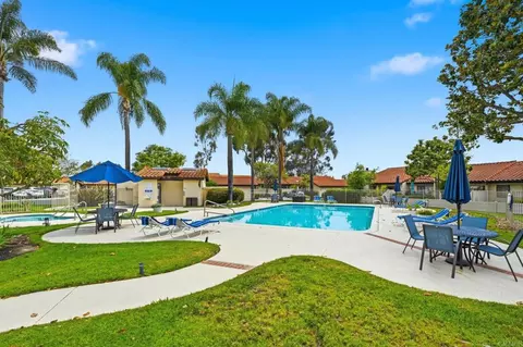 Exterior - 2168 Valleydale Ln, Encinitas, CA 92024 photo 10 of 13