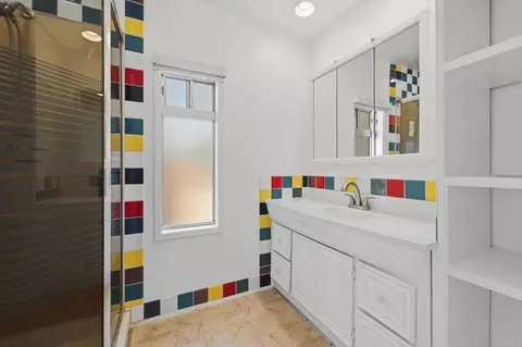 Bath - 446 15th St, Del Mar, CA 92014 photo 3 of 3