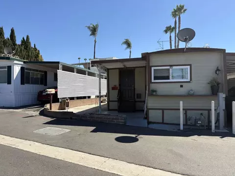 200 Olive Ave #27, Vista, CA 92083