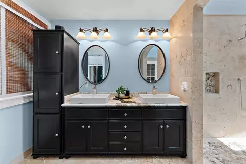 Bath - 15321 Via Molinero, Poway, CA 92064 photo 3 of 7