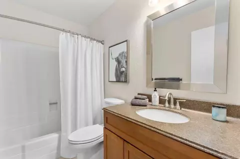 Bath - 2005 Countrywood Ct, Encinitas, CA 92024 photo 2 of 4