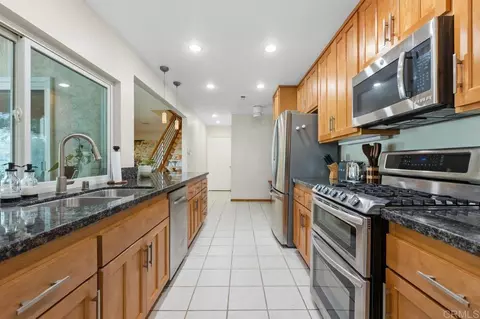 Kitchen - 2005 Countrywood Ct, Encinitas, CA 92024 photo 6 of 8