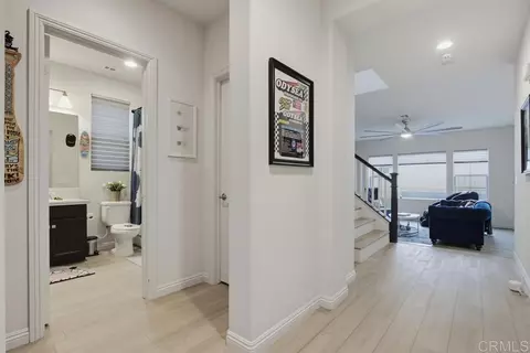 Entry Way - 1089 Primrose Ln, Encinitas, CA 92024 photo 1 of 2