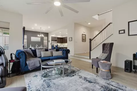 Living - 1089 Primrose Ln, Encinitas, CA 92024 photo 2 of 2