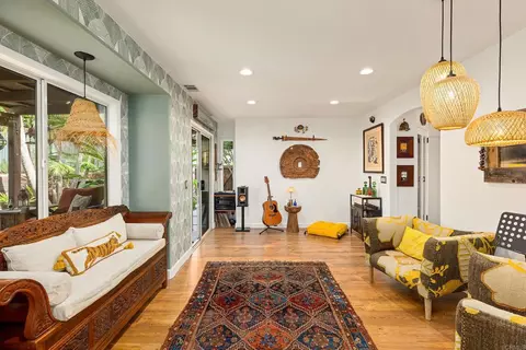Living - 808 Palaro Dr, Encinitas, CA 92024 photo 7 of 8