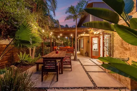 Exterior - 808 Palaro Dr, Encinitas, CA 92024 photo 5 of 23