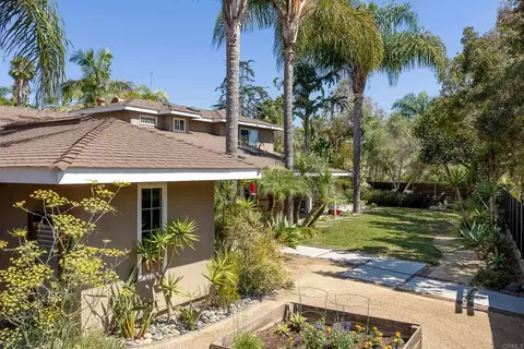 Exterior - 808 Palaro Dr, Encinitas, CA 92024 photo 15 of 23