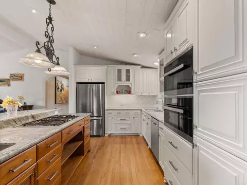Kitchen - 890 Passiflora Ave, Encinitas, CA 92024 photo 3 of 3