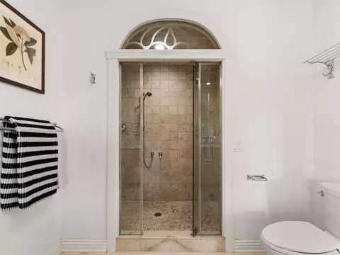 Bath - 890 Passiflora Ave, Encinitas, CA 92024 photo 4 of 7
