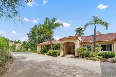 Exterior - 2718 Via Del Robles, Fallbrook, CA 92028 photo 1 of 6