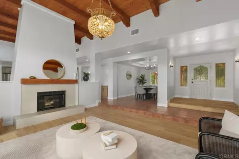 Living - 2718 Via Del Robles, Fallbrook, CA 92028 photo 3 of 5