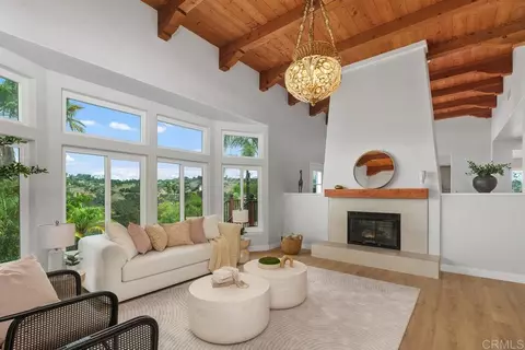 Living - 2718 Via Del Robles, Fallbrook, CA 92028 photo 2 of 5
