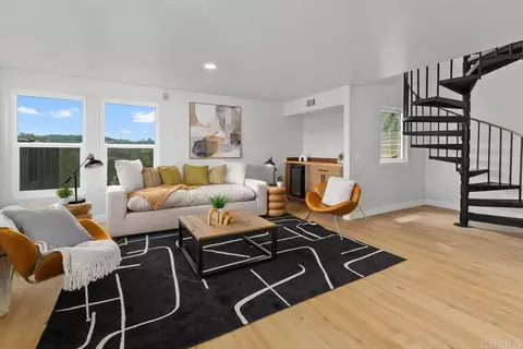 Living - 2718 Via Del Robles, Fallbrook, CA 92028 photo 4 of 5