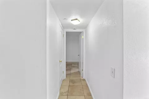 Entry Way - 390 E Madison Ave #H, El Cajon, CA 92020 photo 1 of 4
