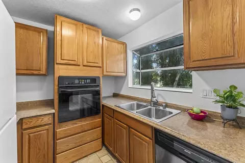 Kitchen - 390 E Madison Ave #H, El Cajon, CA 92020 photo 1 of 2