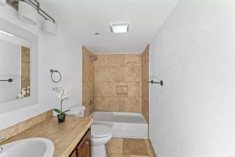 Bath - 390 E Madison Ave #H, El Cajon, CA 92020 photo 1 of 3