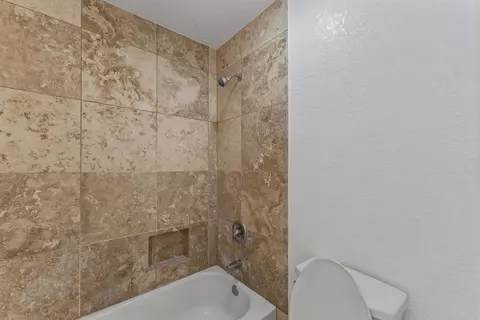 Bath - 390 E Madison Ave #H, El Cajon, CA 92020 photo 3 of 3