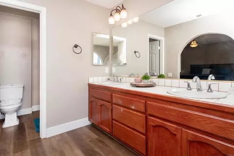 Bath - 23945 Nectar Way, Ramona, CA 92065 photo 2 of 4