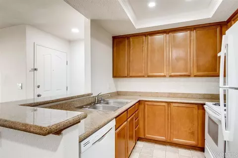 Kitchen - 432 Edgehill Ln #156, Oceanside, CA 92054 photo 1 of 1