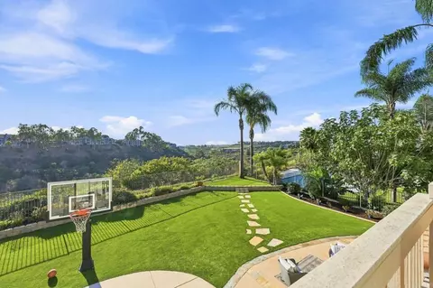 Exterior - 1023 Turnstone Rd, Carlsbad, CA 92011 photo 6 of 11