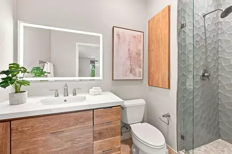 Bath - 1023 Turnstone Rd, Carlsbad, CA 92011 photo 6 of 7