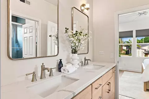 Bath - 1023 Turnstone Rd, Carlsbad, CA 92011 photo 5 of 7