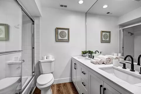 Bath - 17742 Villamoura Dr, Poway, CA 92064 photo 1 of 2