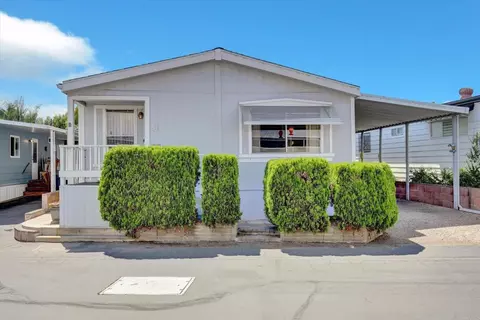 81 Seagull Ln, Oceanside, CA 92057