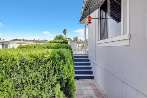 81 Seagull Ln, Oceanside, CA 92057 photo 4