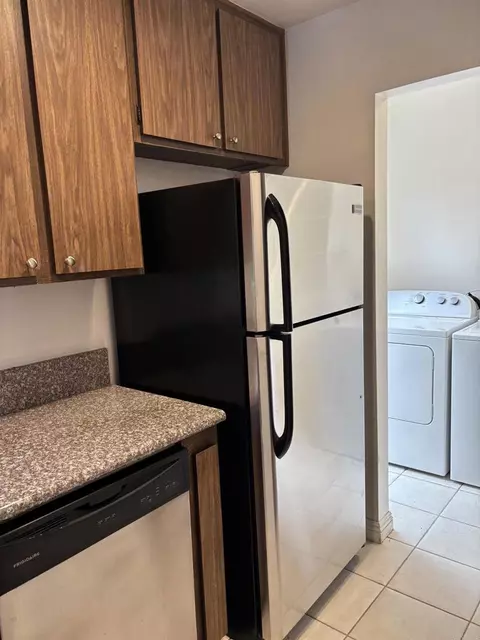 Kitchen - 4552 Beverly Glen Dr, Oceanside, CA 92056 photo 3 of 3
