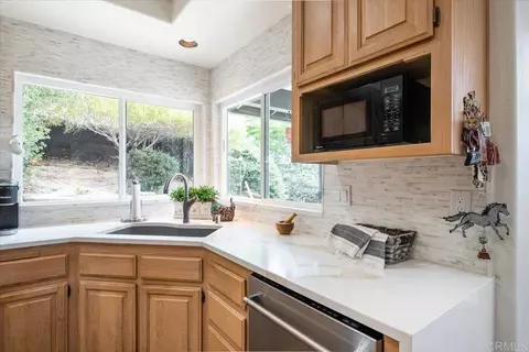 Kitchen - 25771 Caryn Ct, Ramona, CA 92065 photo 6 of 6