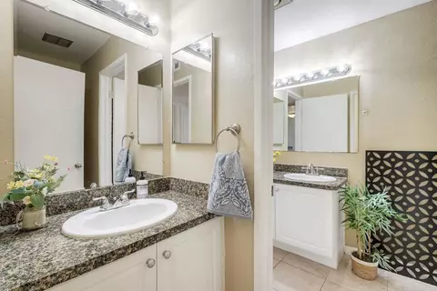 17093 W Bernardo Dr #106, San Diego, CA 92127