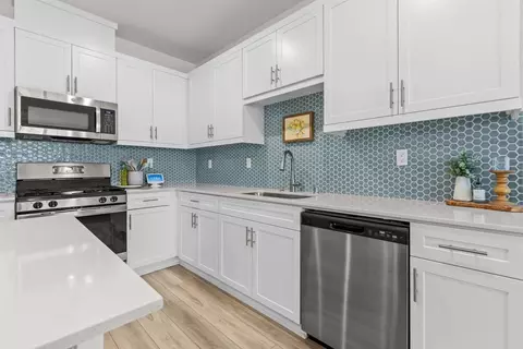 Kitchen - 311 Satsuma Trl, Fallbrook, CA 92028 photo 4 of 6
