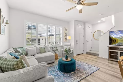 Living - 311 Satsuma Trl, Fallbrook, CA 92028 photo 3 of 6