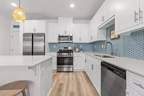 Kitchen - 311 Satsuma Trl, Fallbrook, CA 92028 photo 3 of 6