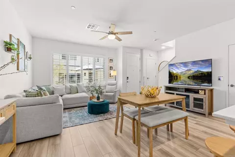 Living - 311 Satsuma Trl, Fallbrook, CA 92028 photo 2 of 6